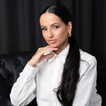 Dra. Kelly Ramos, cliente de marketing para clínicas de estética e saúde